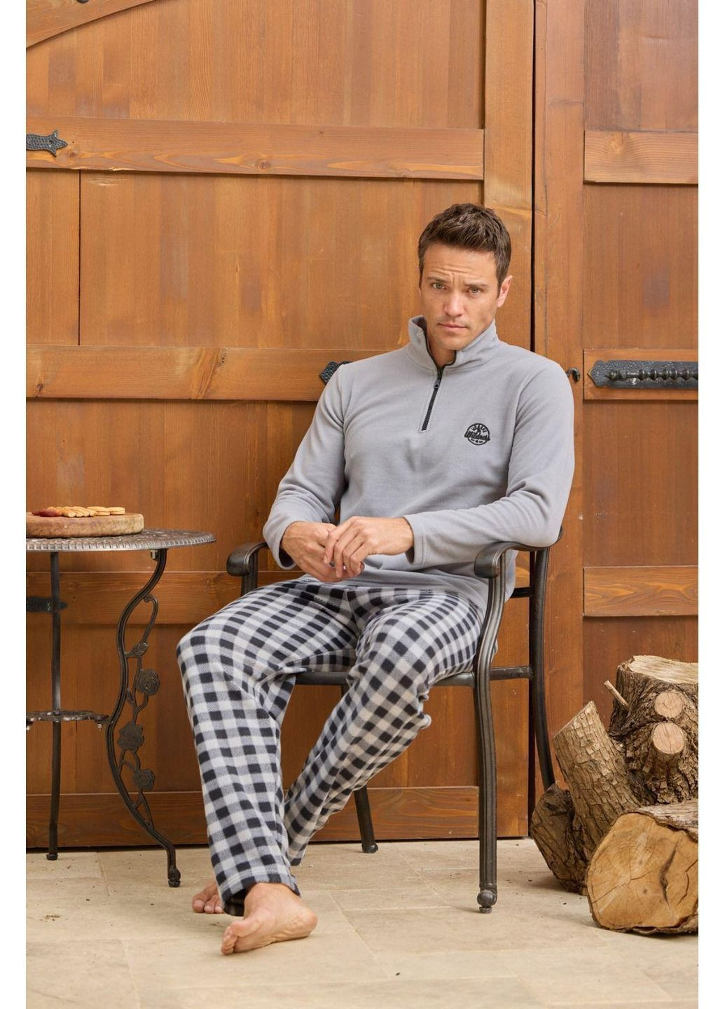 Серый мужской теплый домашний комплект из флиса серо-черный Pijamoni