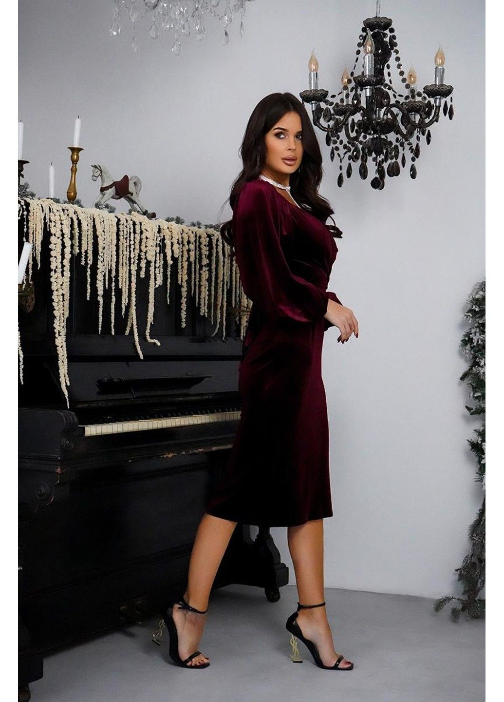 Бордова коктейльна сукня відкриті плечі 24095 бордова Tanita-Romario