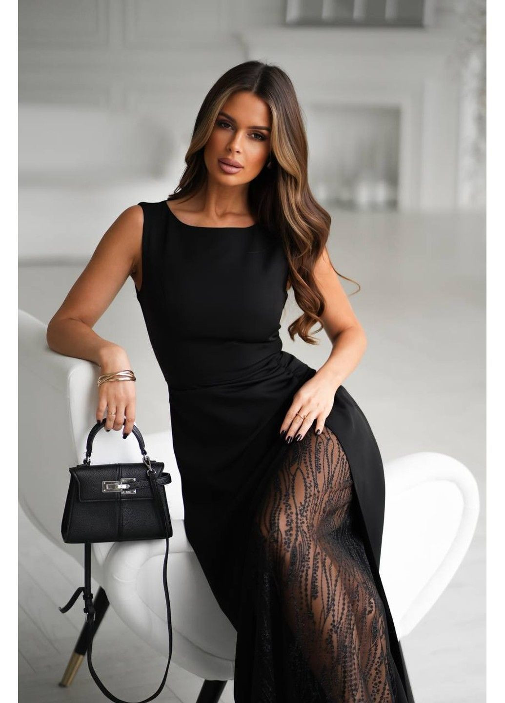 Чорна довга елегантна сукня з розкішною мереживною вставкою на нозі No Brand