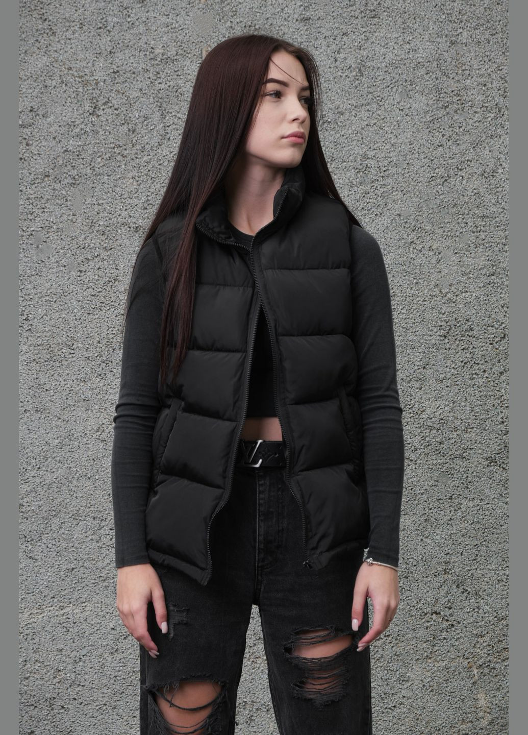 Чорна демісезонна жіноча пухова куртка жилетка безрукавка стьобана cash Without