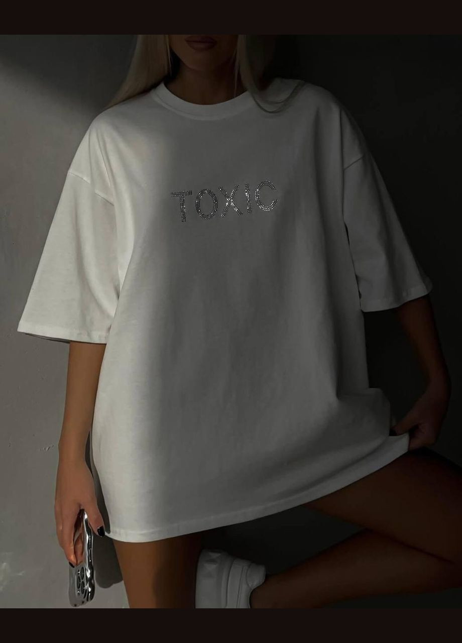 Белая летняя женская футболка со стразами toxic оверсайз с коротким рукавом JUGO 088 TOXIC