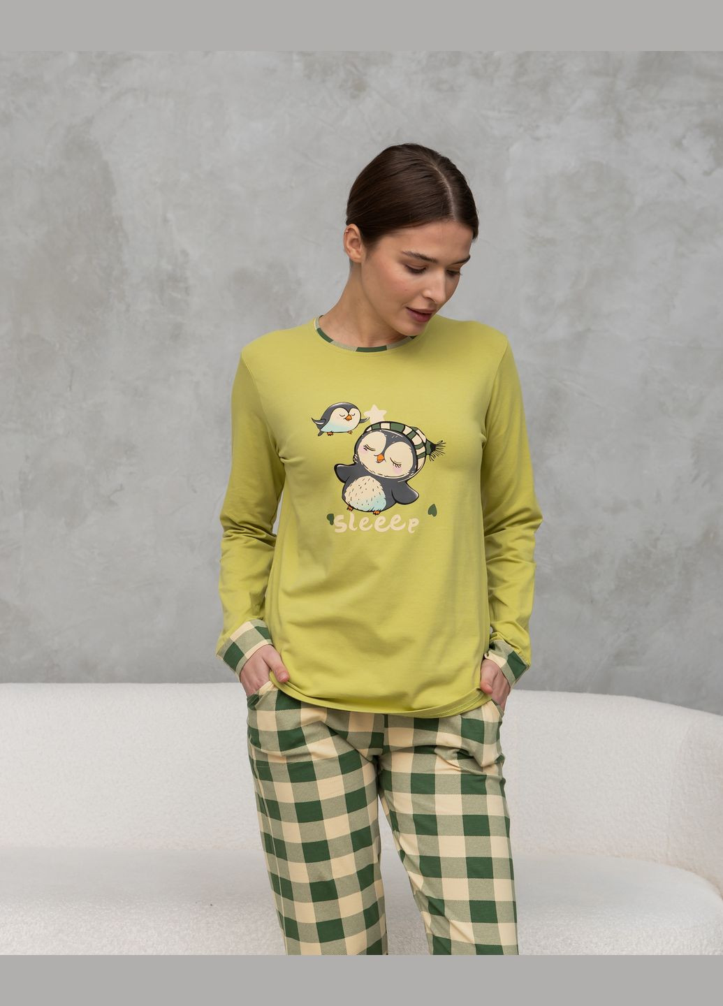 Салатова жіноча піжама зі штанами в клітку Nicoletta