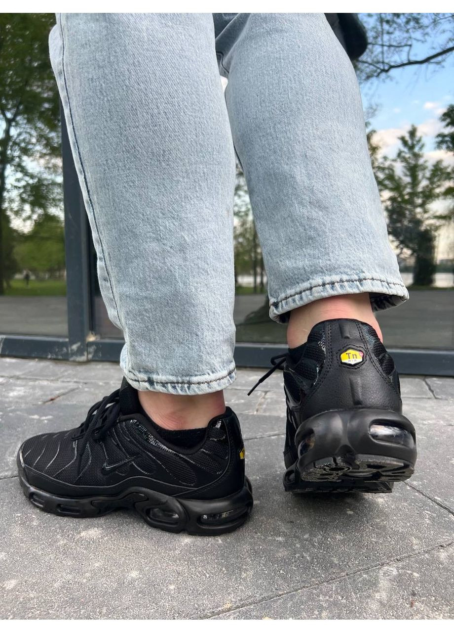 КРОСІВКИ ЖІНОЧІ NIKE AIR MAX PLUS TN BLACK НАЙК АІР МАКС ТН ПЛЮС No Brand чорні демісезони (367177576)