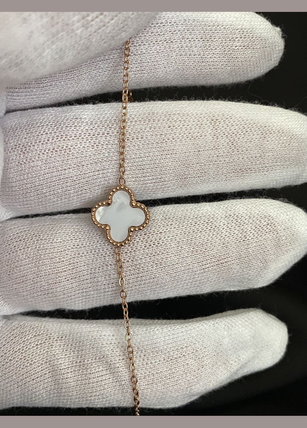 Браслет Конюшина двосторонній золотого кольору замок карабін 32611 No Brand (335817592)