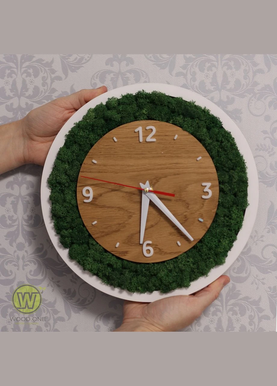 Современные настенные часы с мхом. Wood One (388843345)