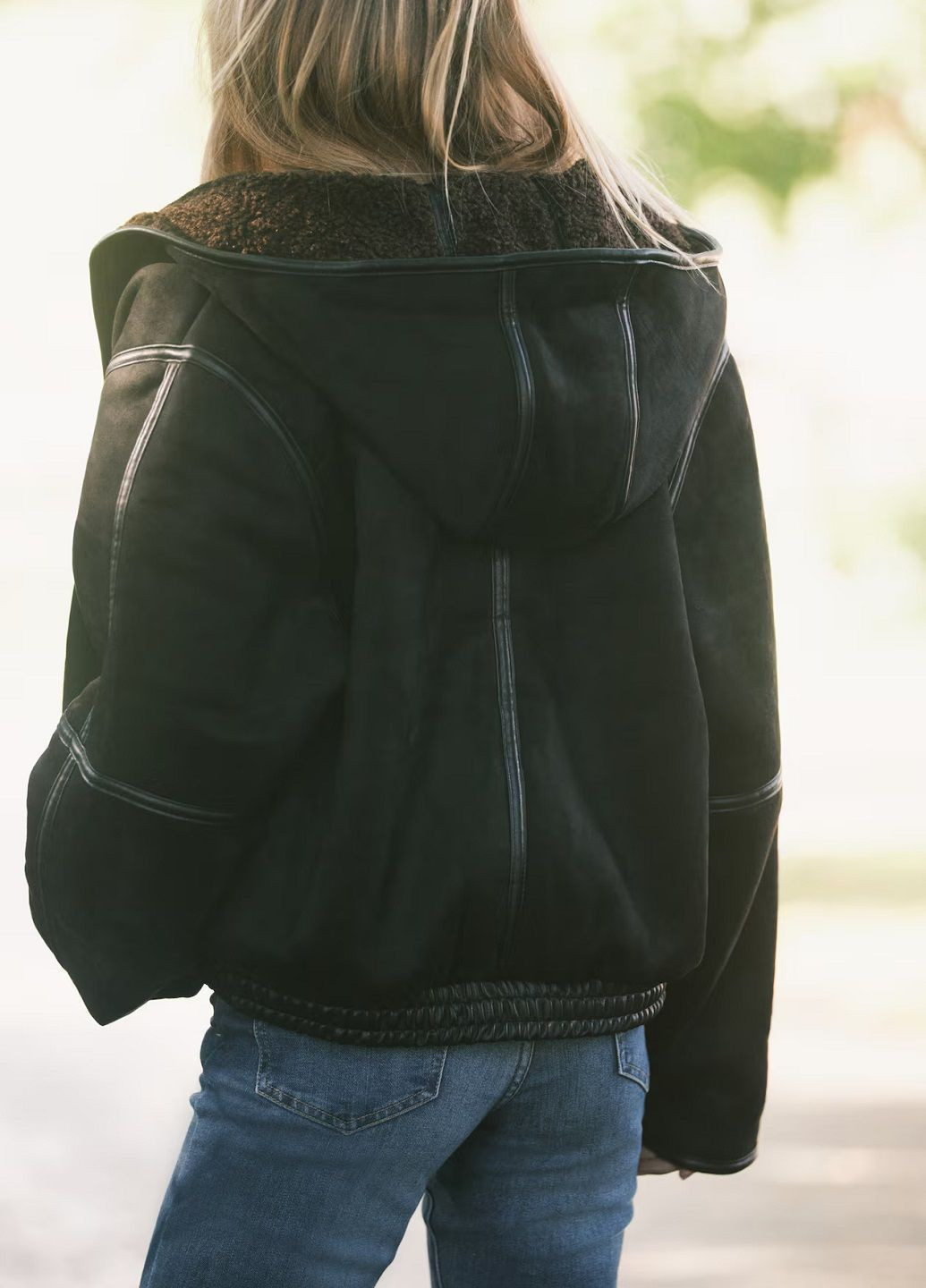 Черная демисезонная куртка H&M