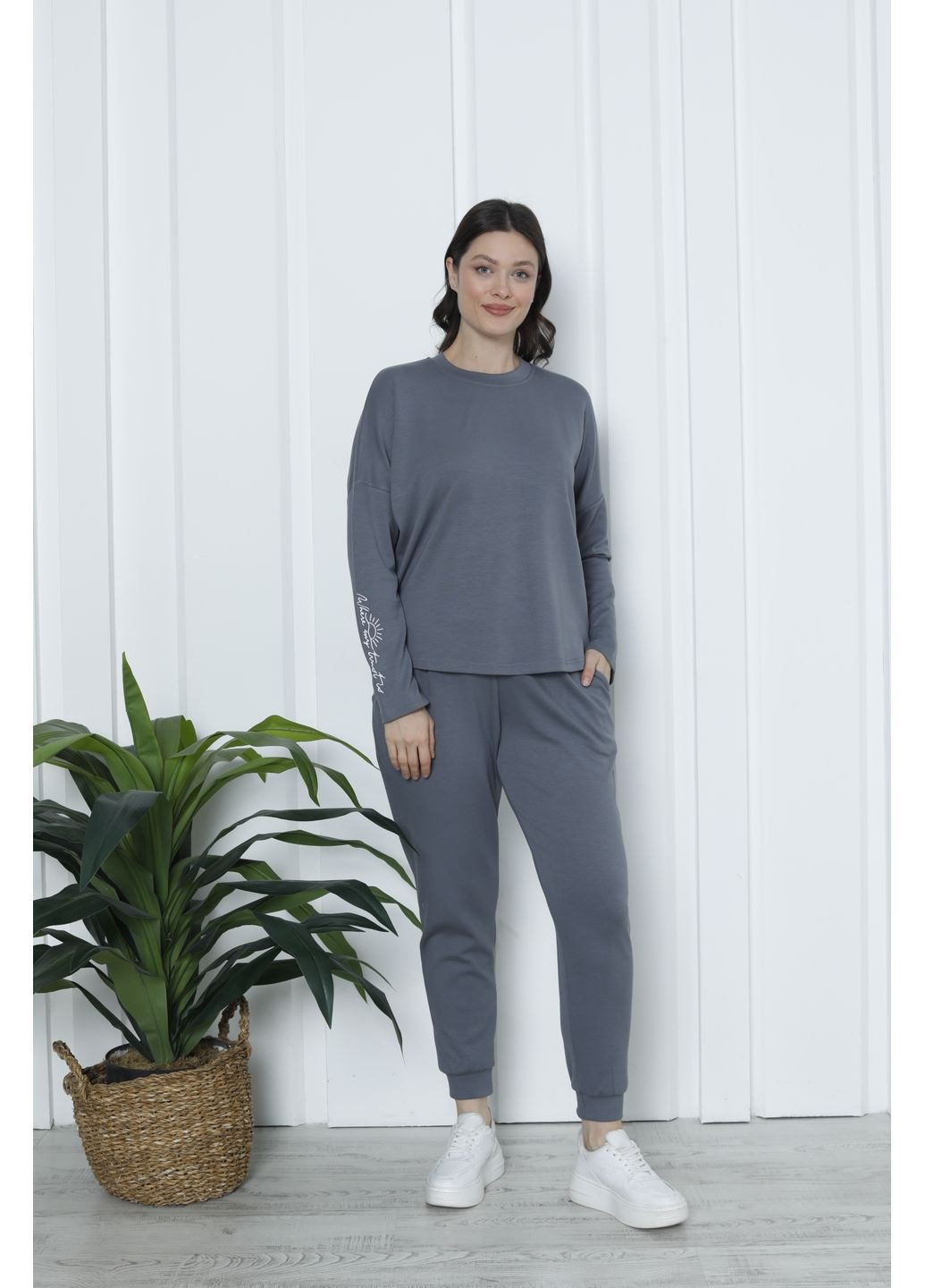 Жіночий спортивний костюм Nicoletta (368754365)