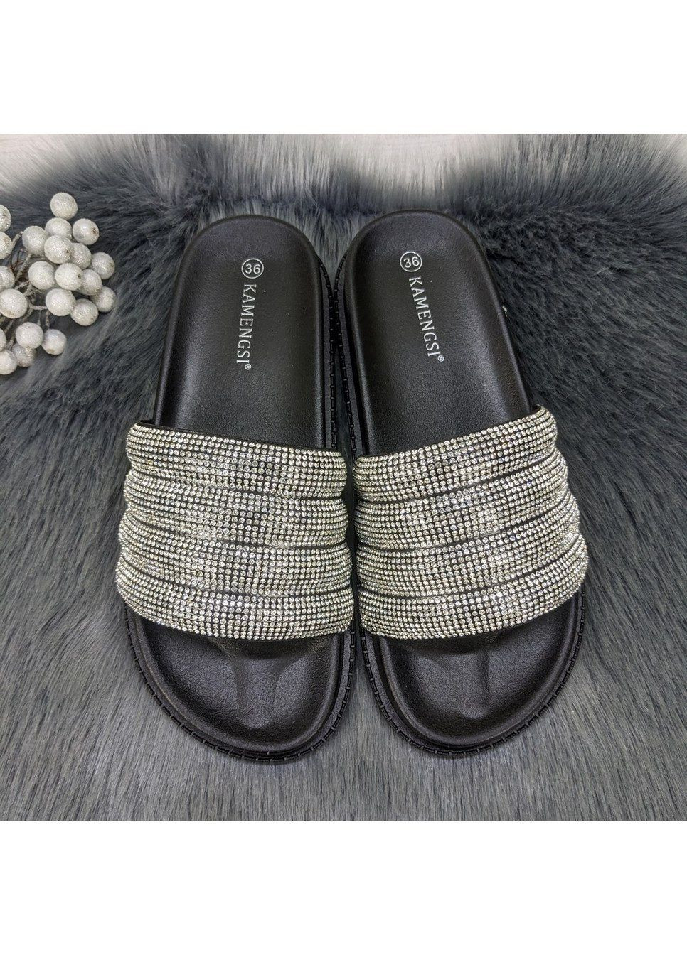 Черные шльопанцы женские со стразами Kamengsi