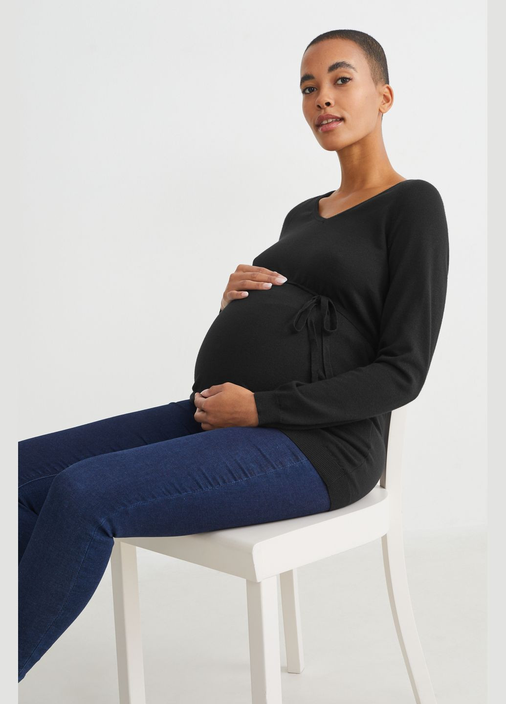 Чорний демісезонний пуловер для вагітних C&A
