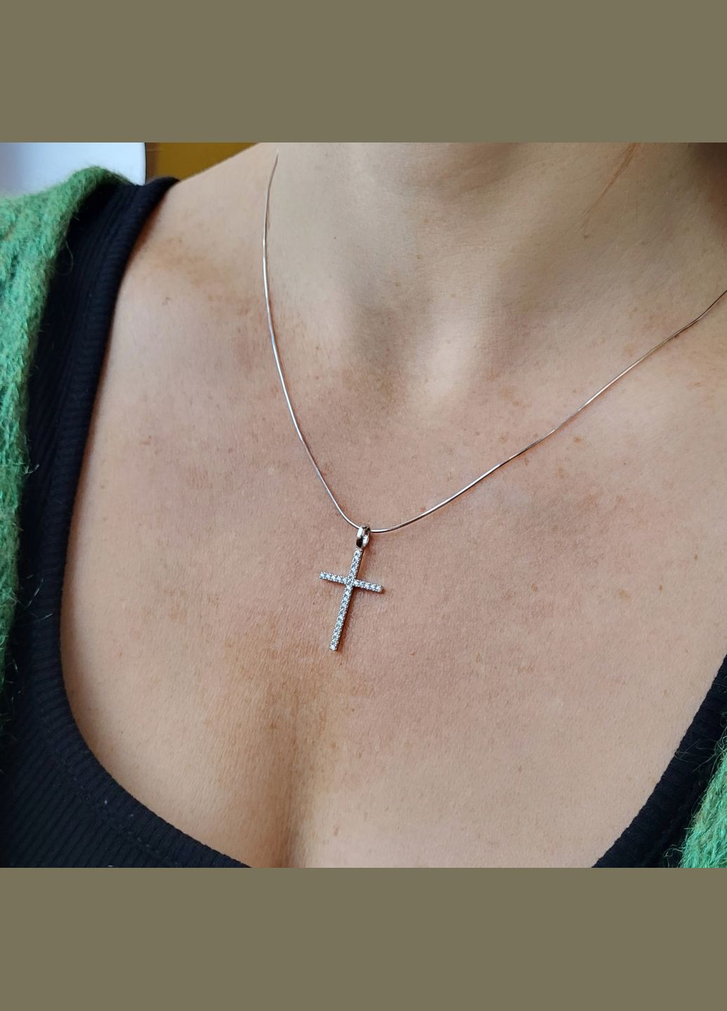 Серебряный прямой крестик Крест с Белыми камнями серебро 925 пробы Родированное 991 0.89г No Brand (306741186)