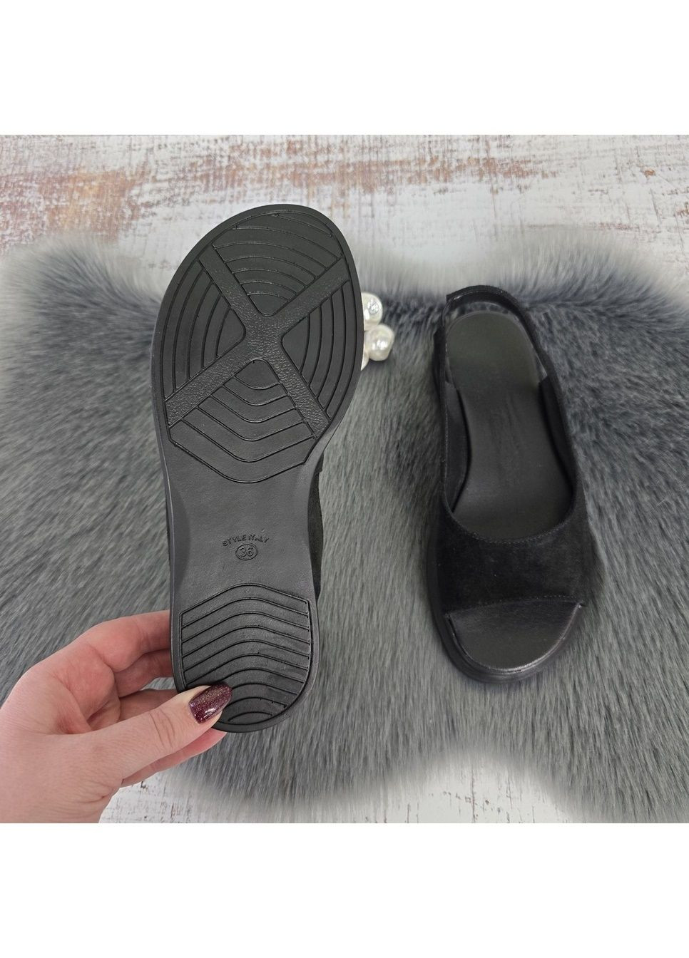 Черные босоножки женские SALI с ремешком