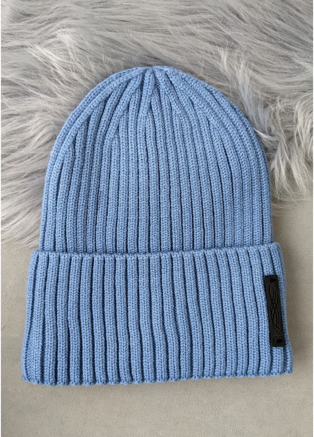 Зимняя шапка с минималистическим декором INNOE Шапка (365761375)