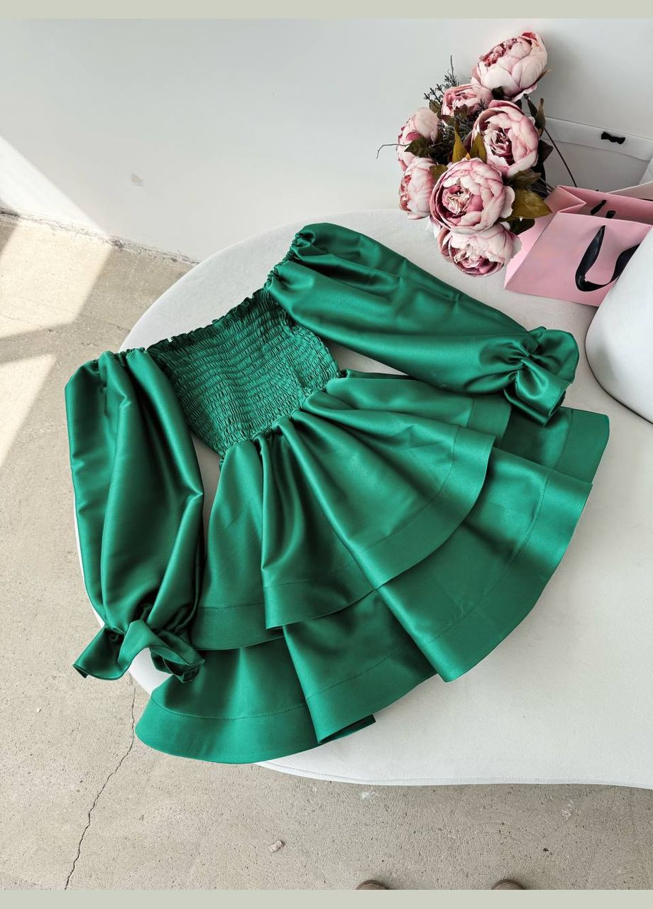 Зелена святковий сукня міні з відкритими плечима та пишними рукавами з відкритими плечима MonCher