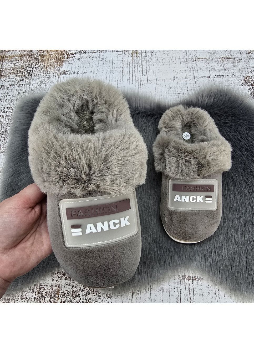 Бежевые тапочки домашние Lion