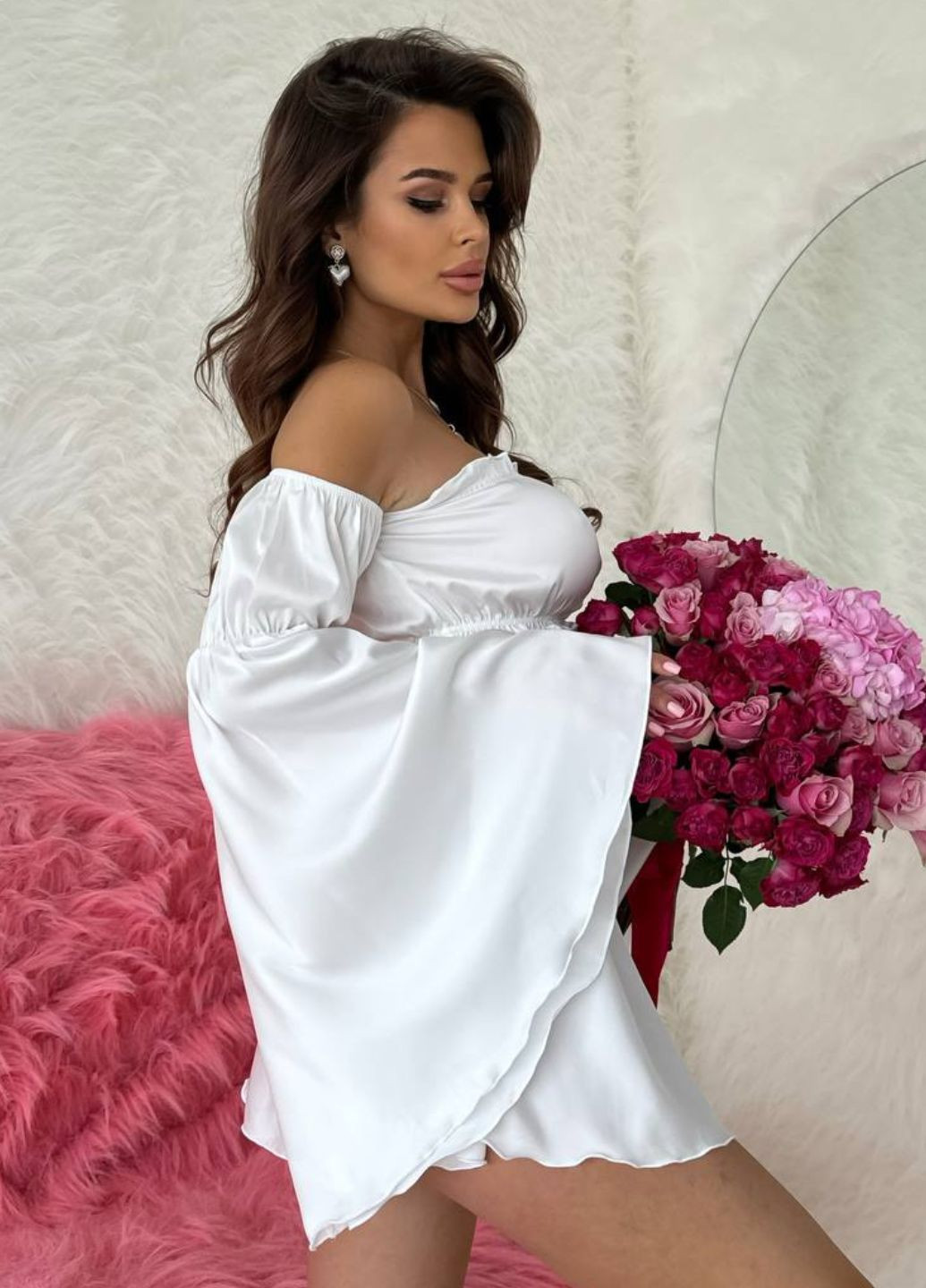 Молочный летний нежный домашний комплект двойка: топ с открытыми плечами и длинными пышными рукавами + шорты Україна