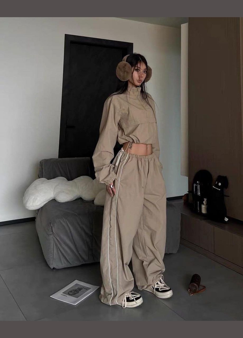 Жіночий стильний бежевий оверсайз костюм комплект кофта з штанами плащівка літо стильний трендовий в корейському стилі No Brand костюм (293337345)