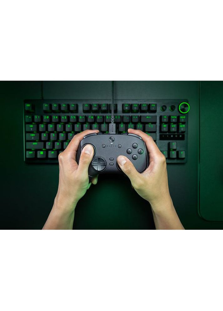 Геймпад Wolverine V3 TE 8K PC Вlack (RZ06-05550100-R3M1) Razer (366828213)