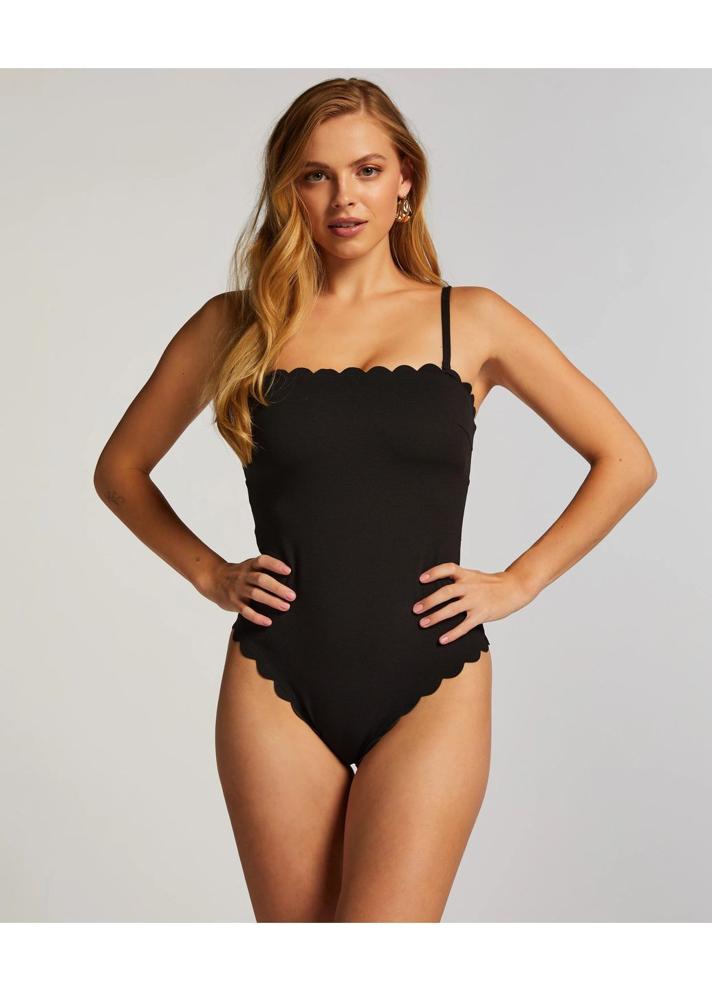 Черный купальник scalop черный Hunkemoller