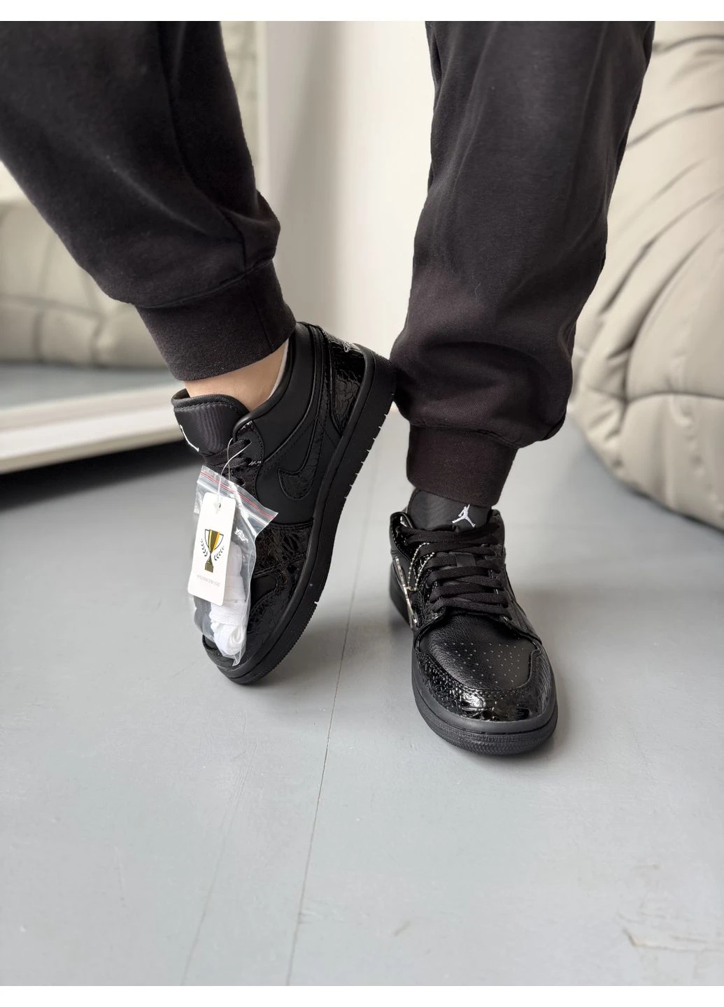 Чорні літні кросівки nike 1 low patent elephant black найк аір ретро No Brand