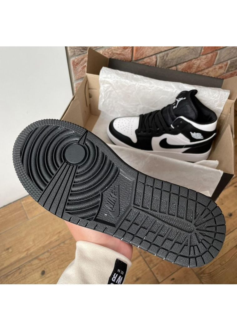 Черные демисезонные кроссовки мужские nike air jordan 1 retro high white black logo найк аир джордан No Brand