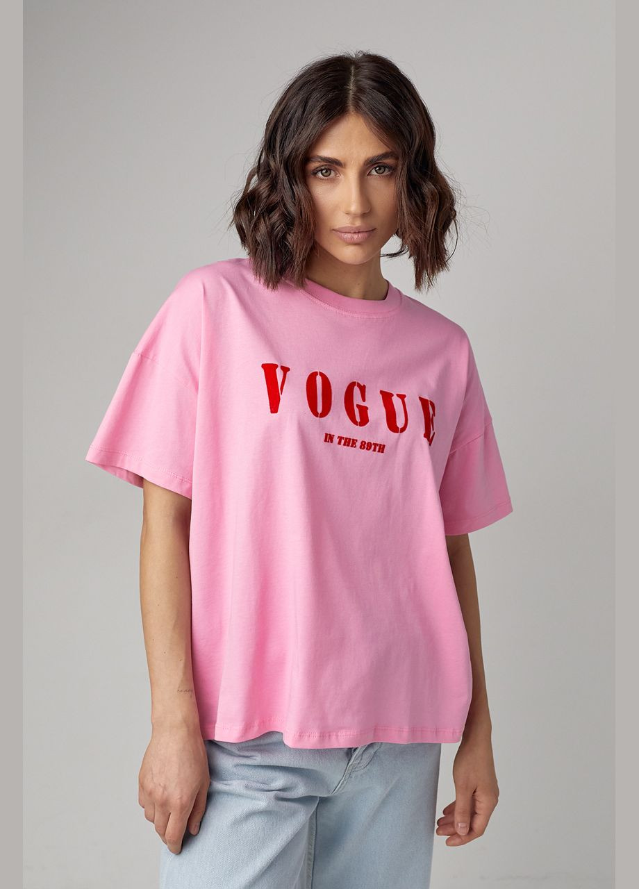 Рожева літня жіноча футболка oversize з написом vogue Lurex