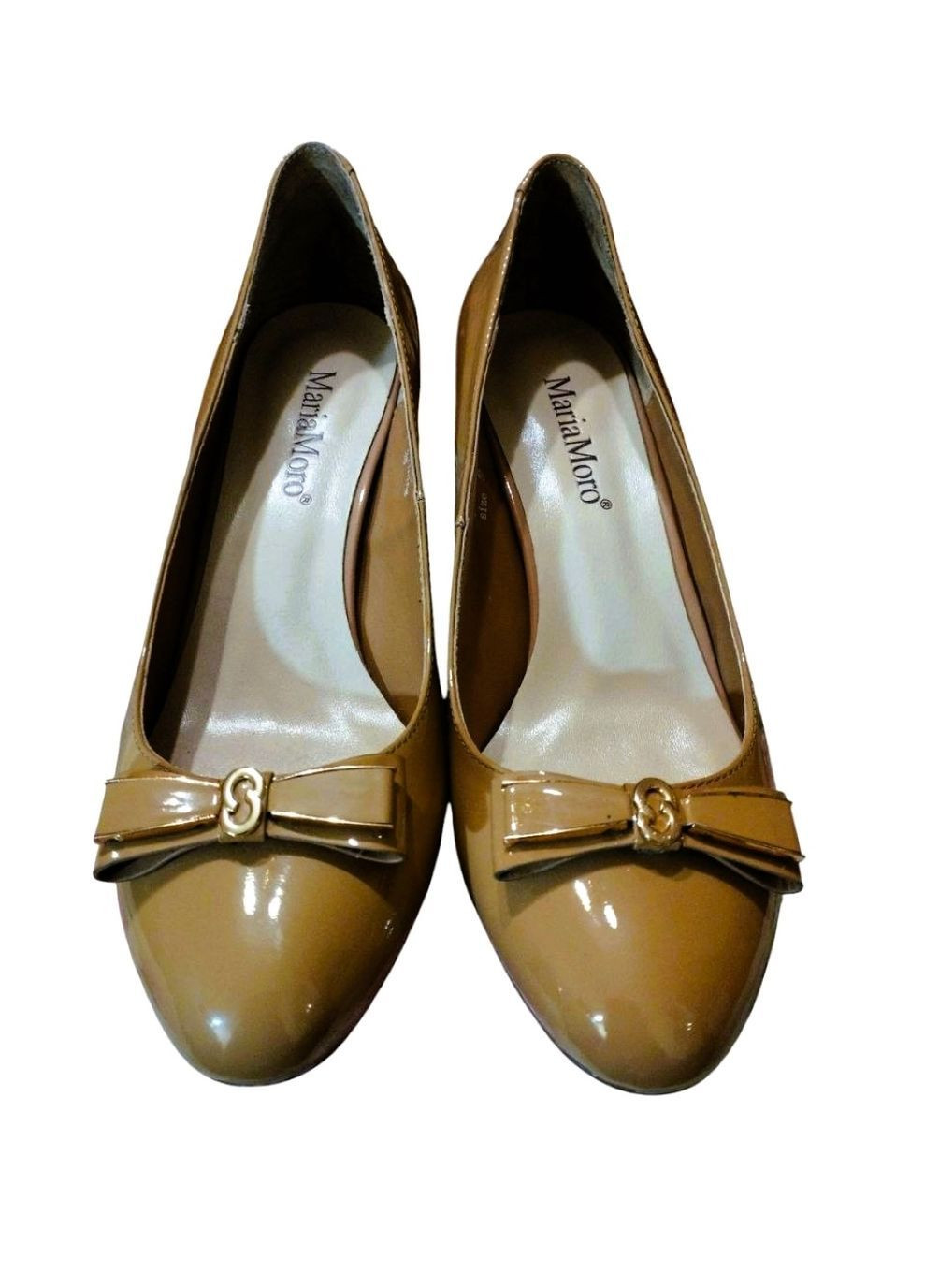 Maria Moro лаковые женские туфли на среднем каблуке с бантиком бежевые мери джейн бежевый з натуральная кожа, — всесезон (363820515)