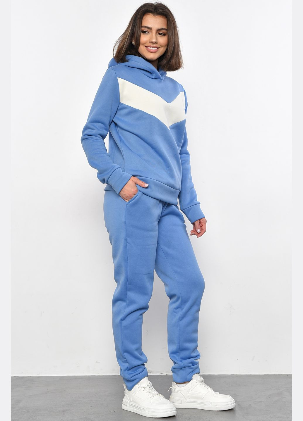 Спортивний костюм жіночий на флісі блакитного кольору Let's Shop (293765145)