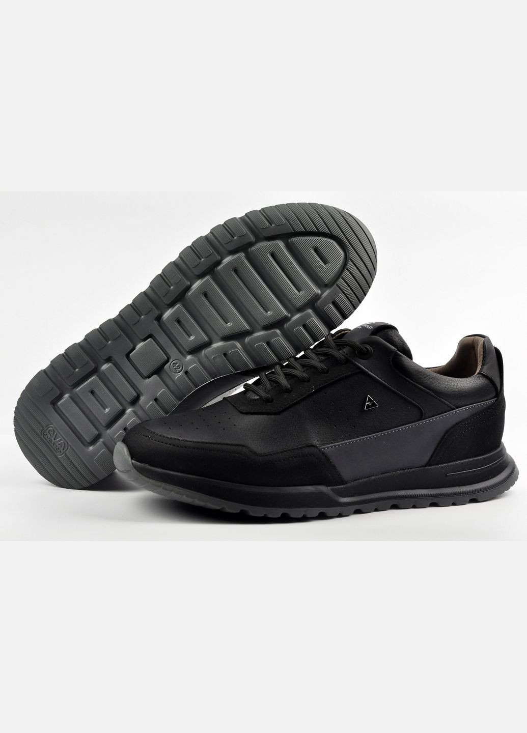 Черные демисезонные кроссовки повседневные Bumer
