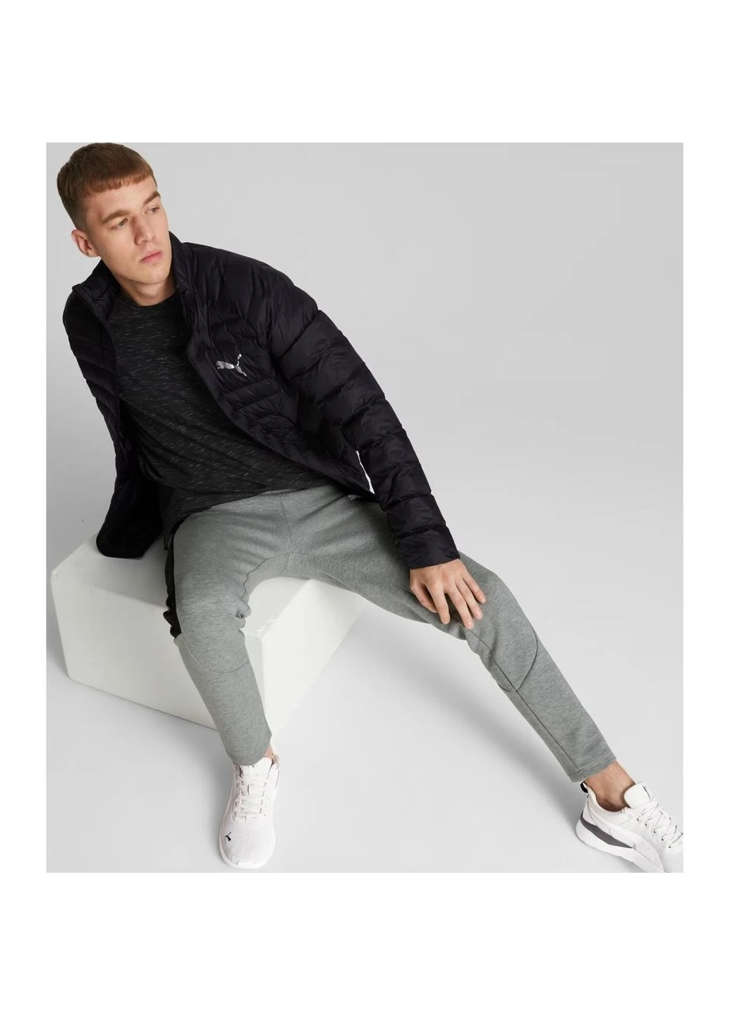 Чорна куртка чорна 849356-01 Puma PACKLITE PADDED SLIM FIT