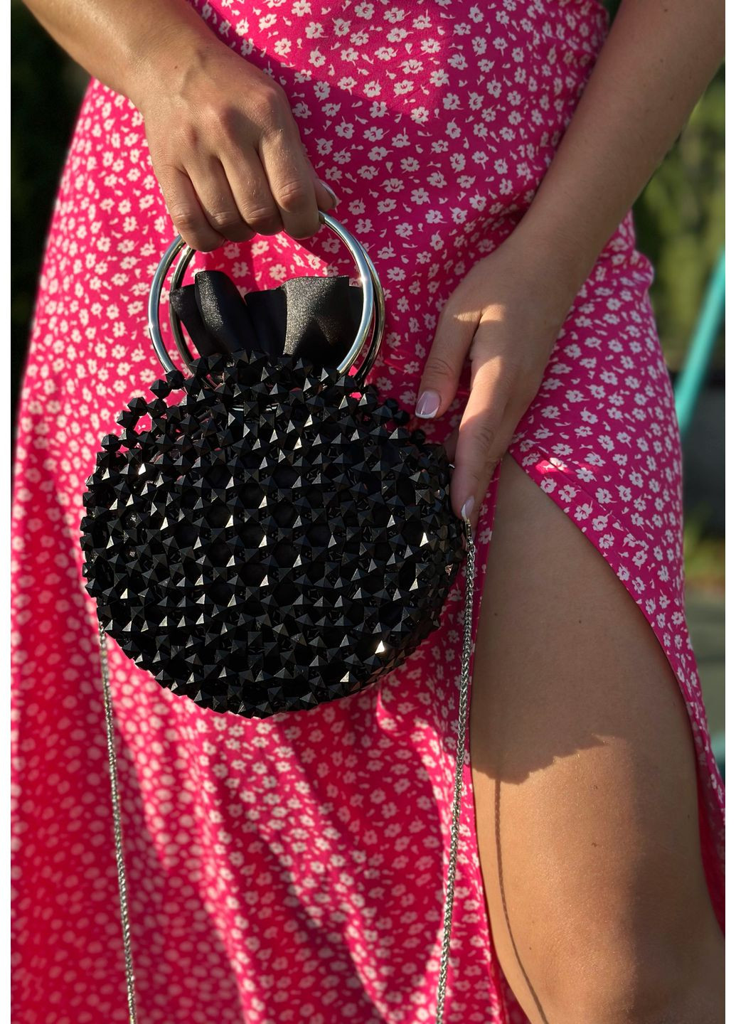 Жіноча кругла сумка з намистин ручної роботи з ланцюжком червона No Brand (362136998)