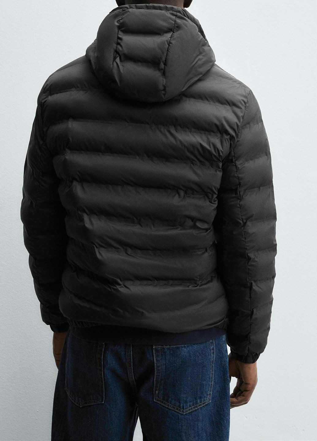 Чорна демісезонна куртка Zara