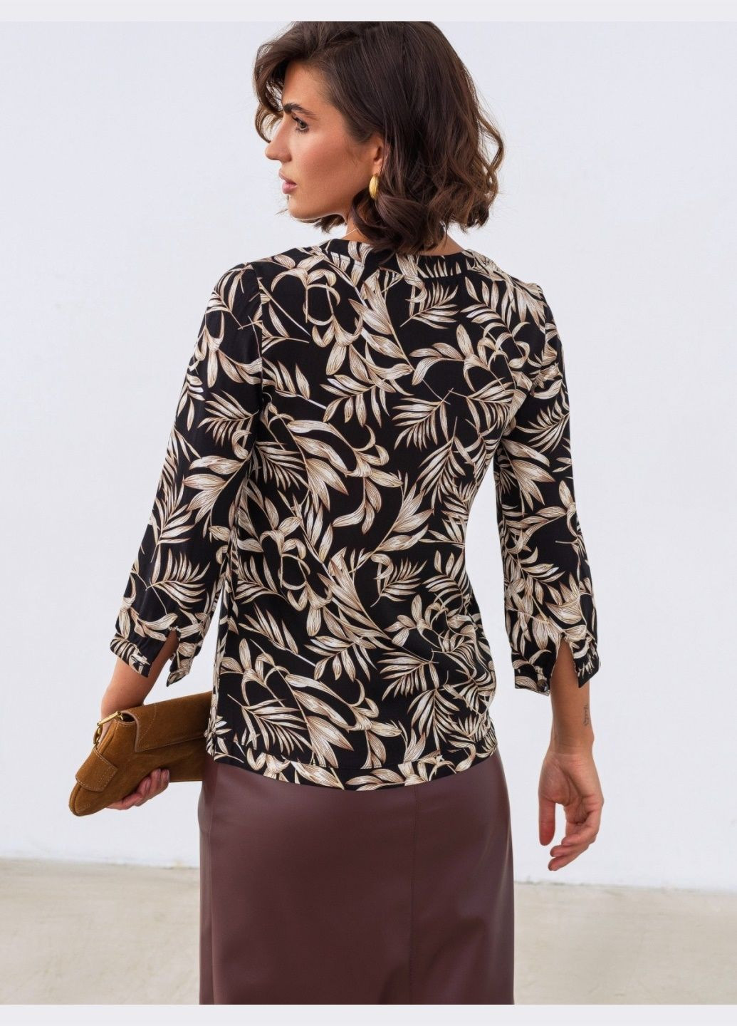 Чорна блузка чорного кольору з рослинним принтом Dressa