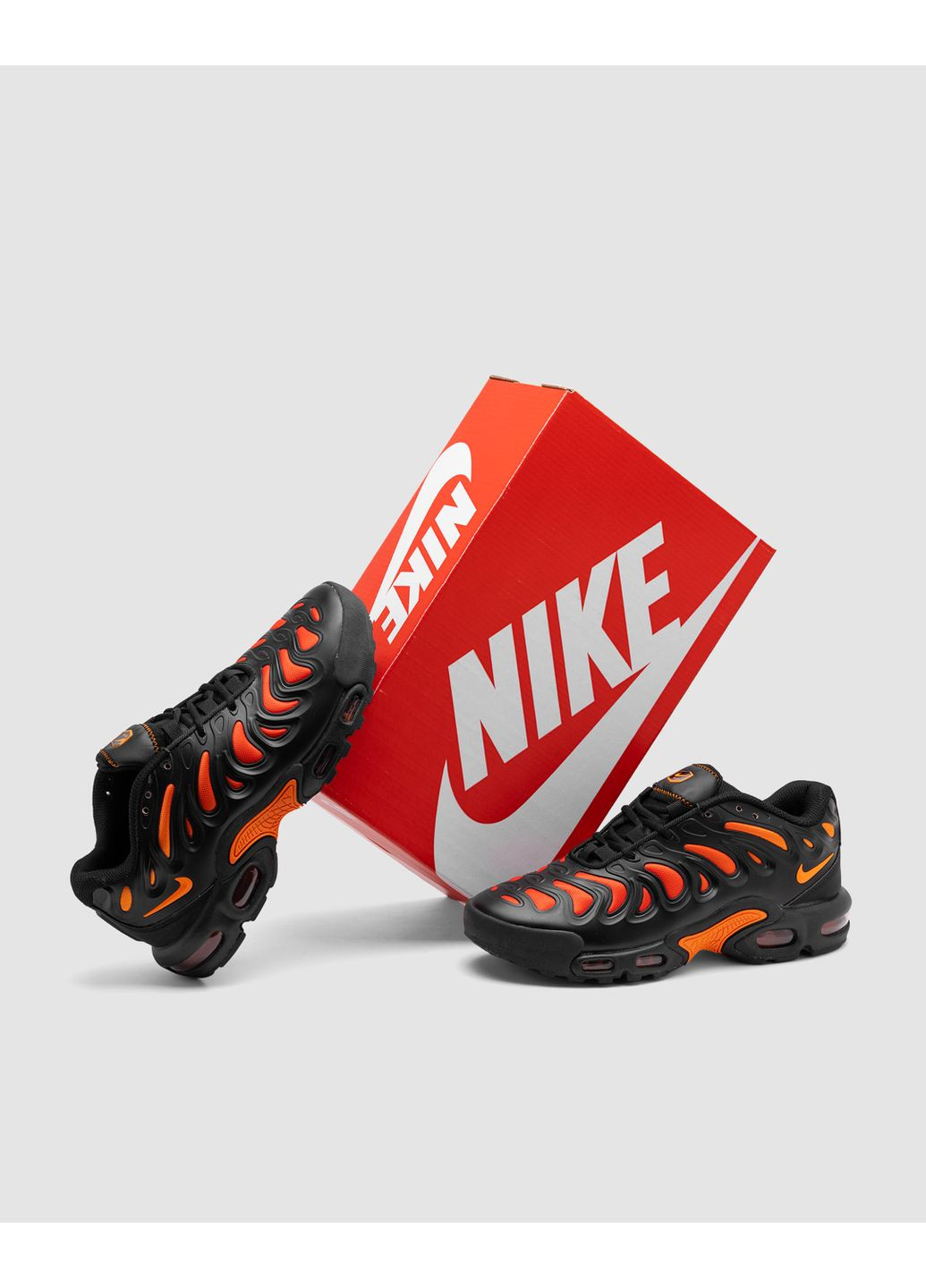 Черные демисезонные кроссовки мужские nike air max plus drift black orange найк аир макс тн плюс No Brand