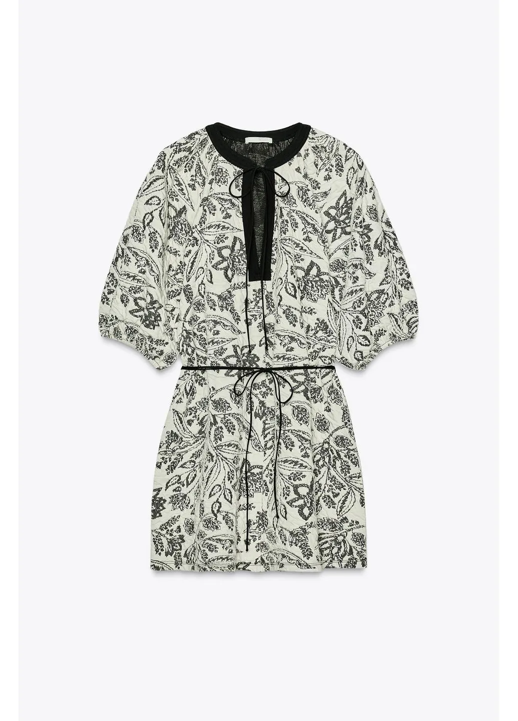 Черное фактурное платье с пояском Zara