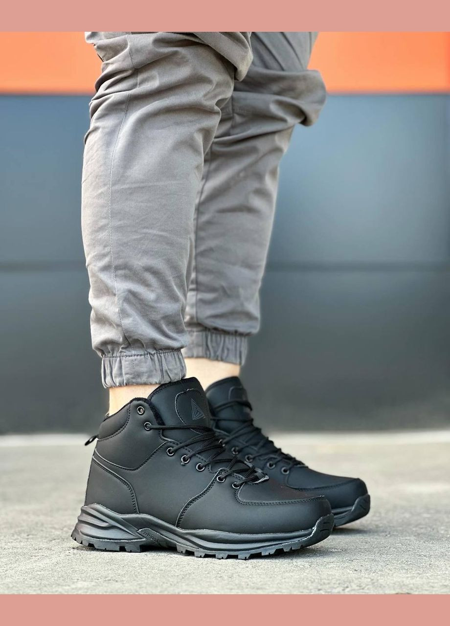 Черные зимние ботинки Vakko