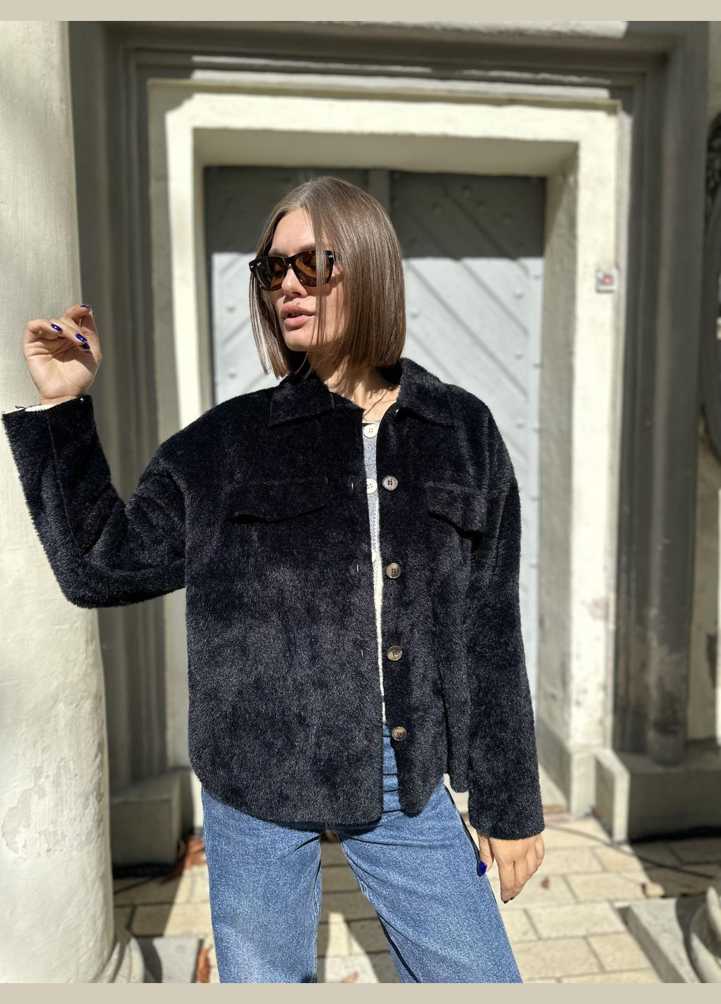 Черное демисезонное Пальто Mihos