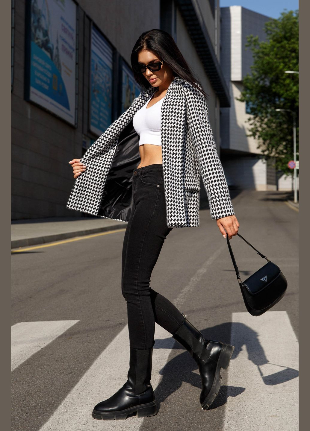 Черный женский пиджак на подкладке Liton с орнаментом - демисезонный