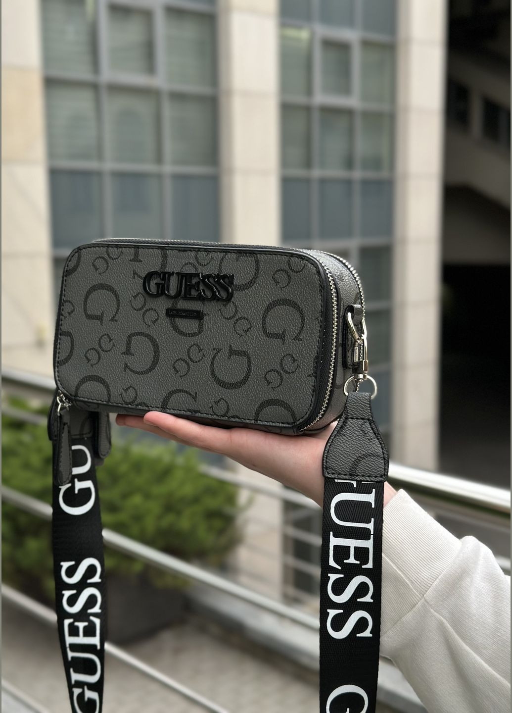 Женская сумка кросс-боди прямоугольная черная Guess (295574228)