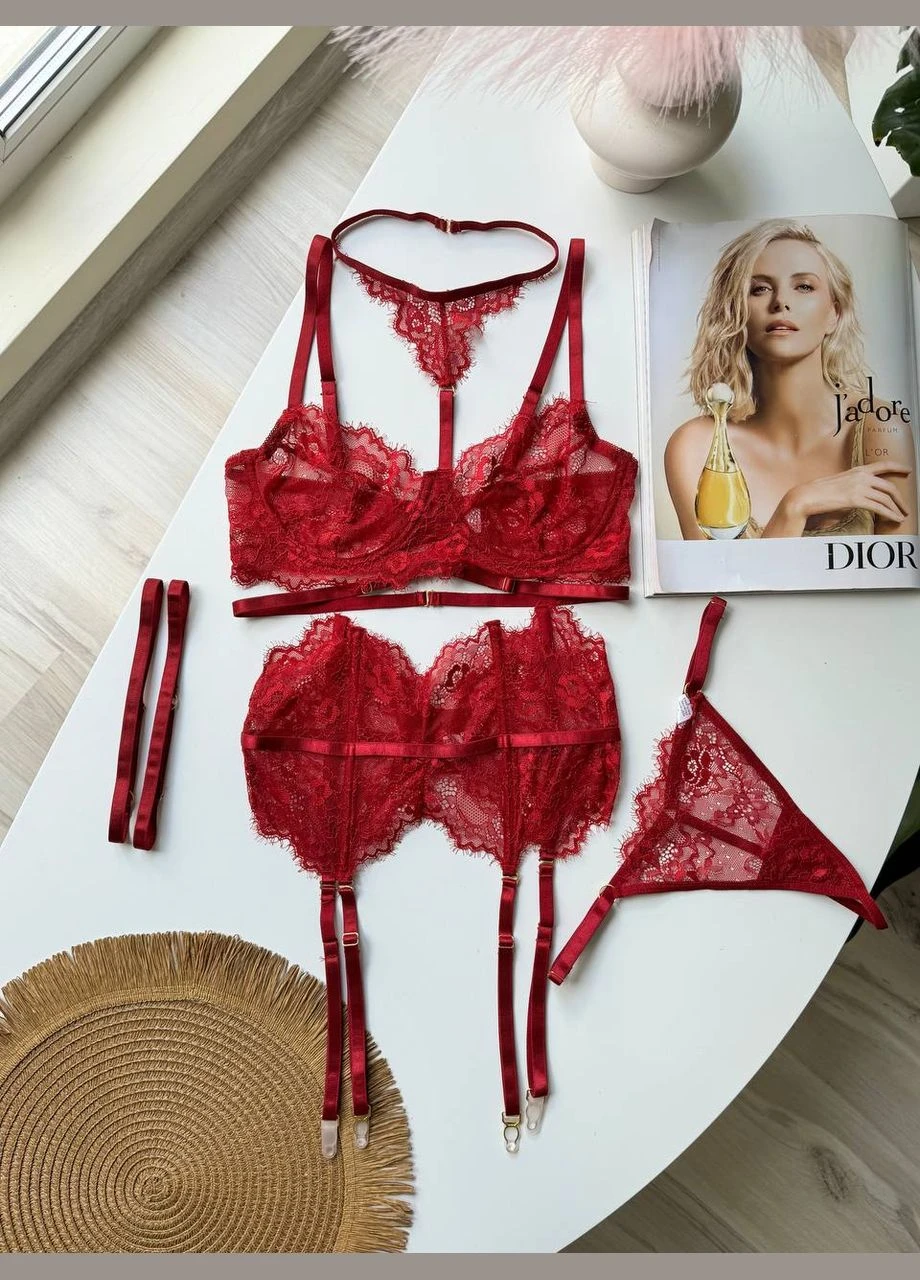 Бордовий коммлект жіночої білизни з поясом і гартерами Simply sexy