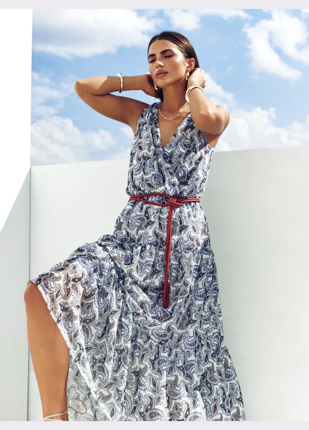 Белое кэжуал платье-миди с принтом белое Dressa