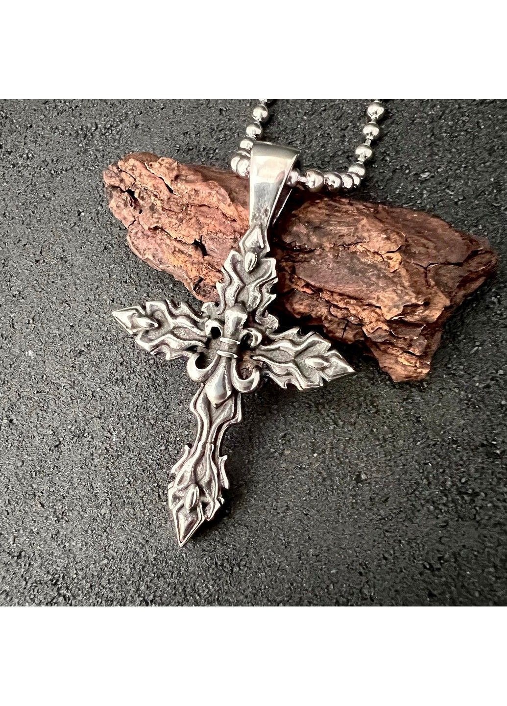 Крестик в готическом стиле с красным камнем из медицинской стали PSC-009 No Brand (299340038)