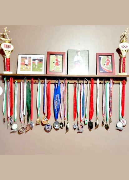 Полиця для медалей з дерева Берувела 37 мускат (ПМЛ-001407) No Brand (328910649)