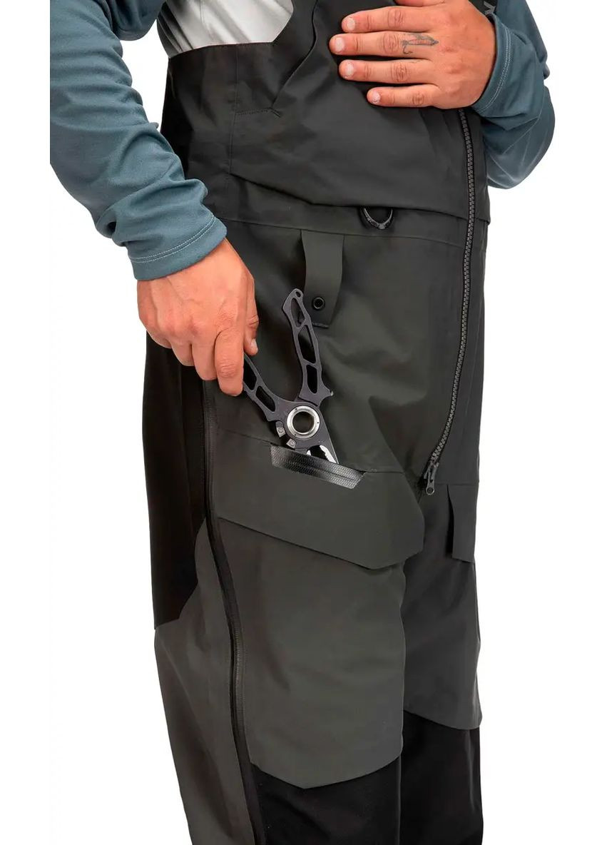 Черные демисезонные брюки Simms