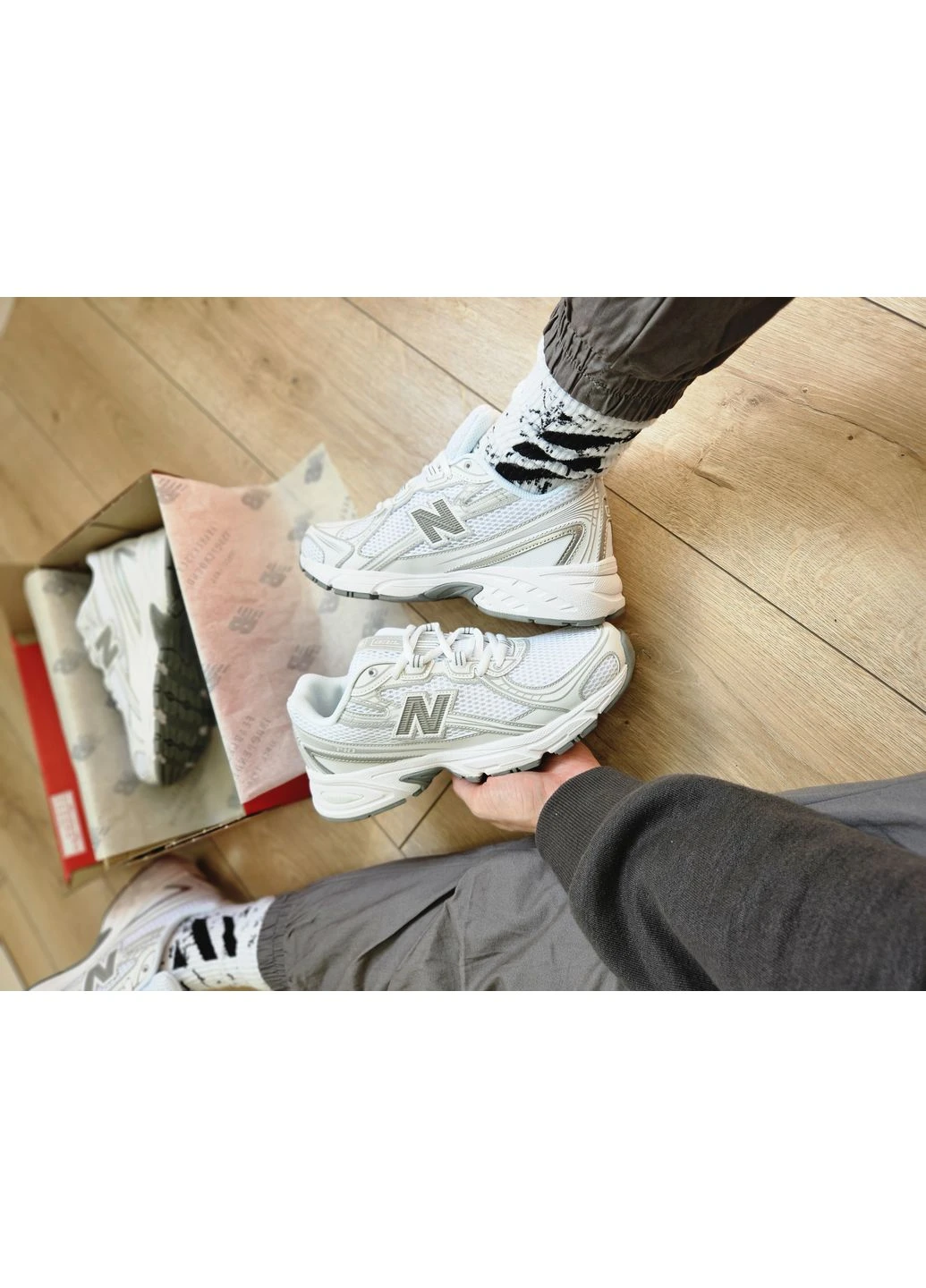 Білі Осінні кросівки чоловічі і жіночі New Balance 740v2 White Grey | Нью Беланс 749