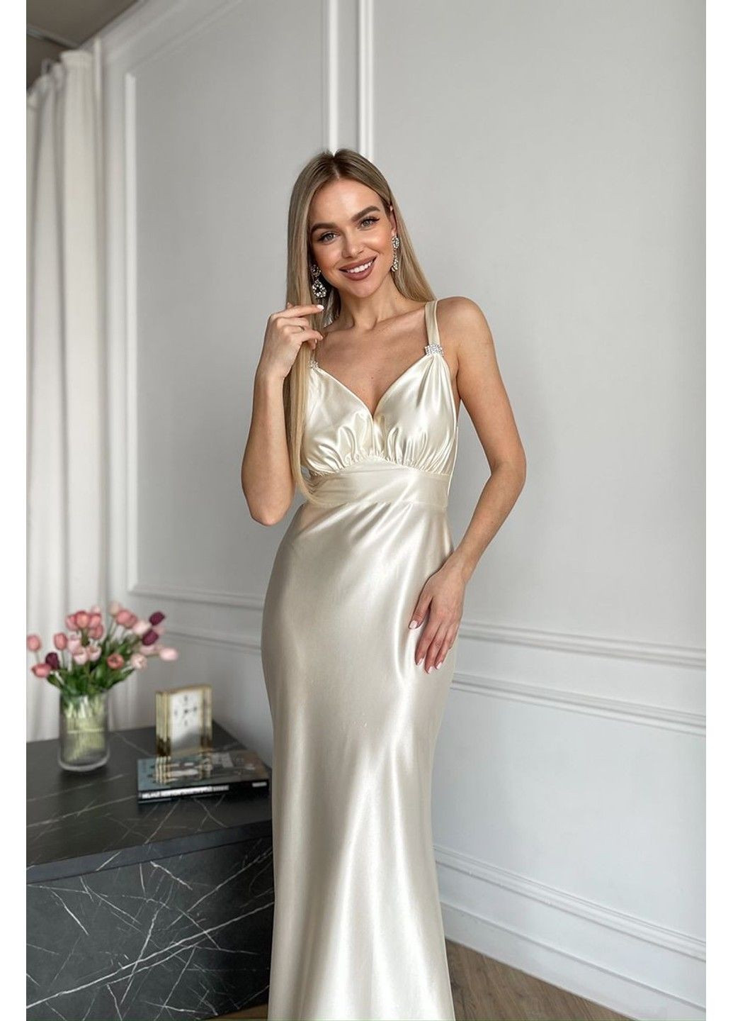 Молочна вечірня сукня максі відкрита спина 25014 кремова Tanita-Romario