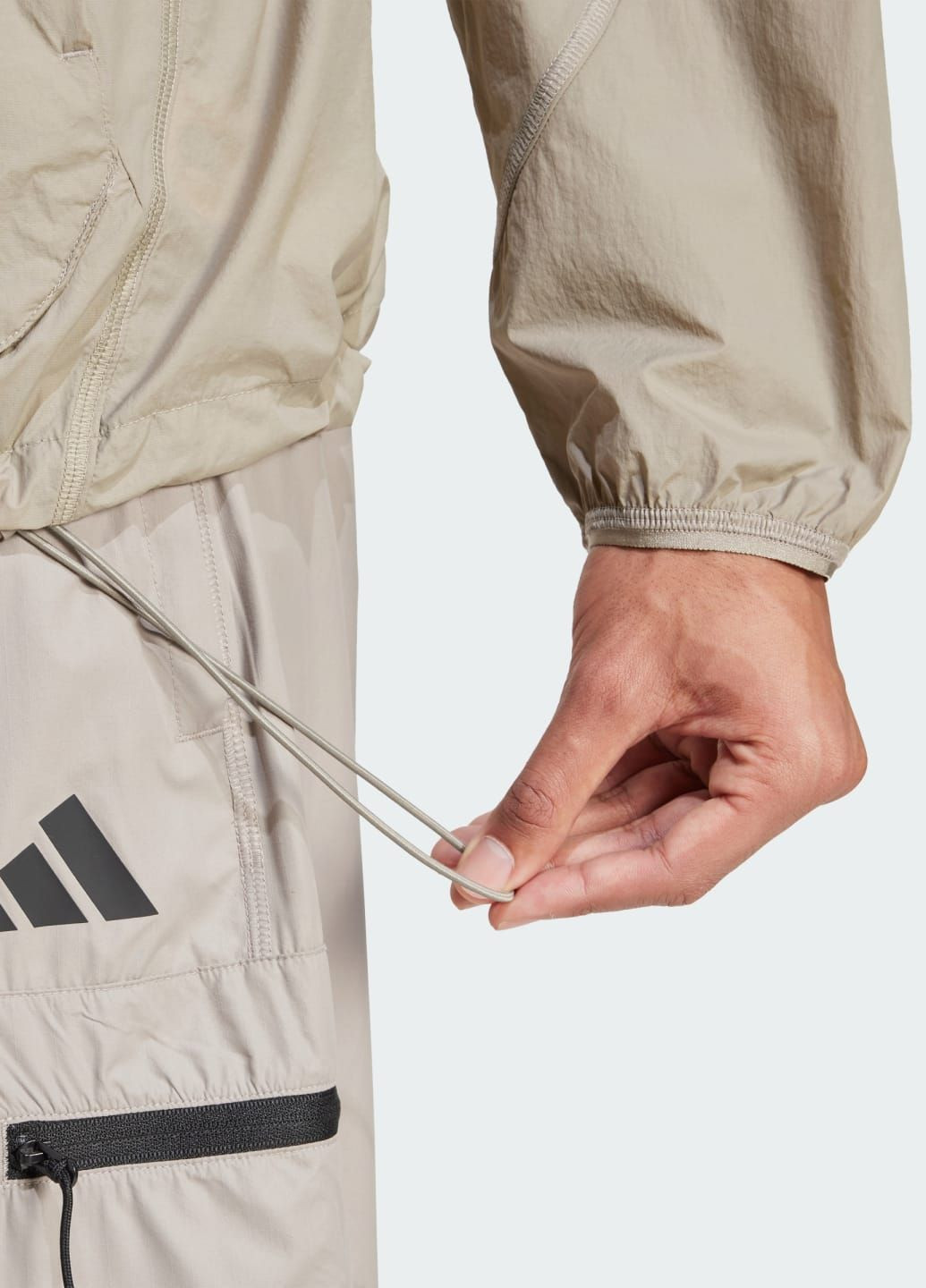 Бежева демісезонна вітровка city escape adidas
