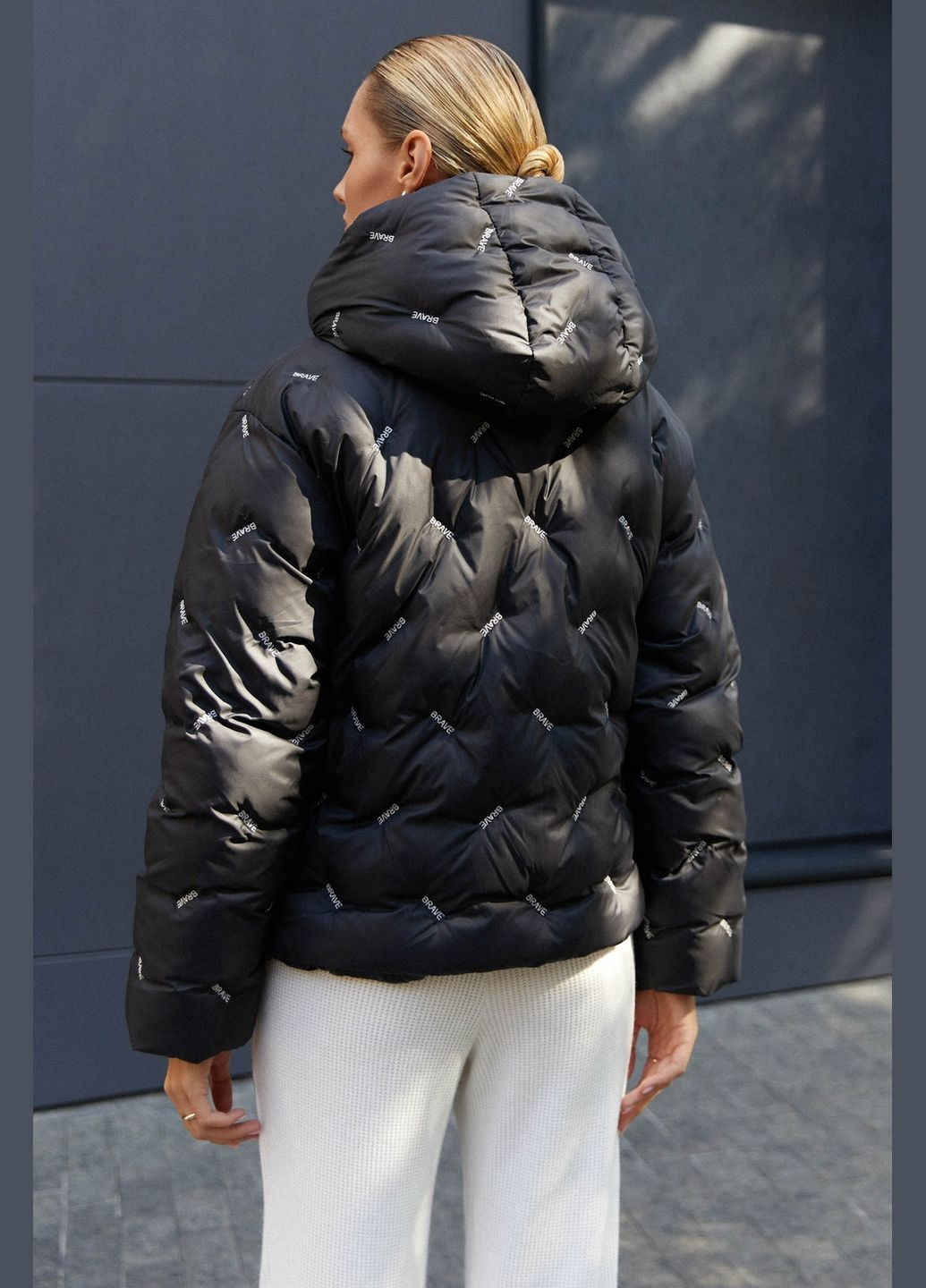 Черная зимняя куртка Seventeen