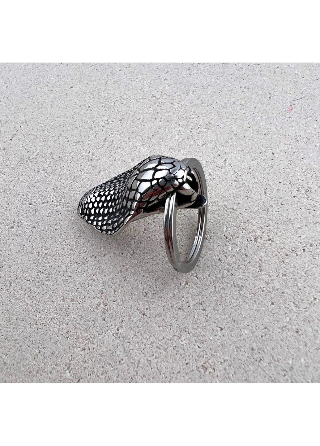 Готический брелок змея кобра для ключей из нержавеющей медицинской стали KC-005 No Brand (299008403)