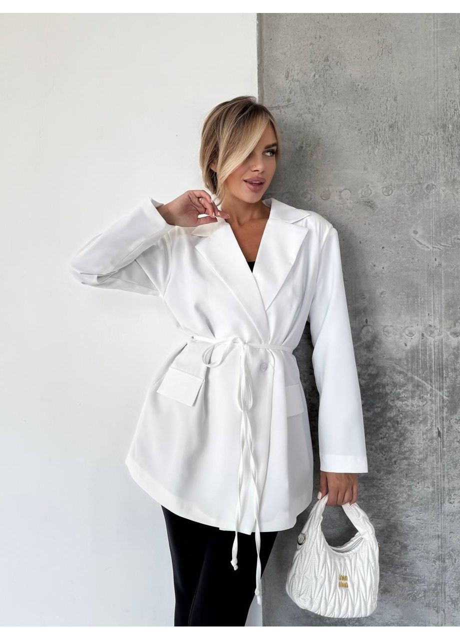 Жіночий подовжений пiджак з поясом молочного кольору 34124 No Brand (353308519)