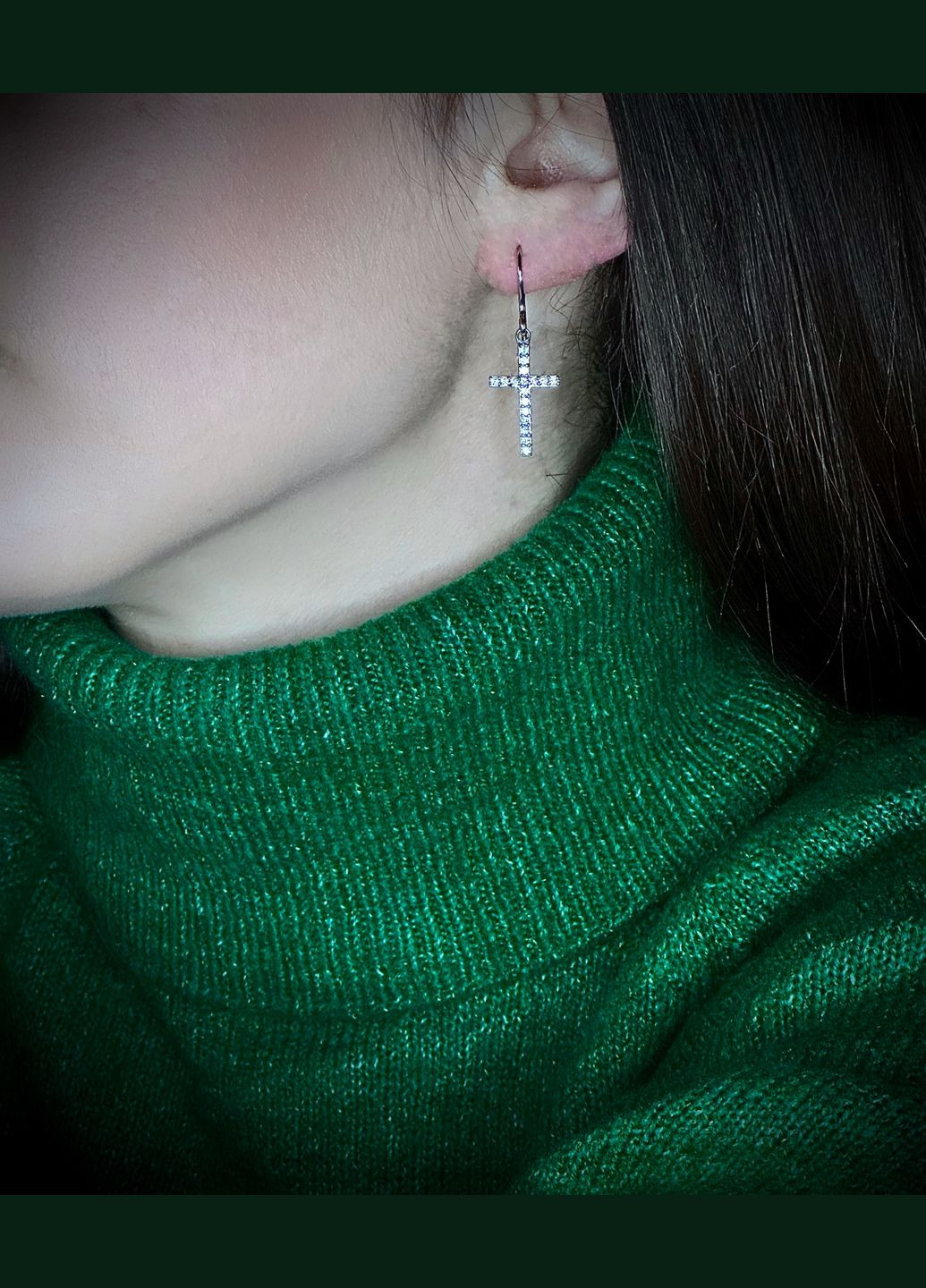 Срібні сережки «Хрестик» з кубічним цирконієм покриті родієм— витонченість віри та блиску ✨ Family Jewelry House (351897798)